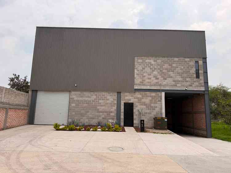 bodega en renta calle santa cruz del valle villa fontana san pedro tlaquepaque jalisco pvJiiR6